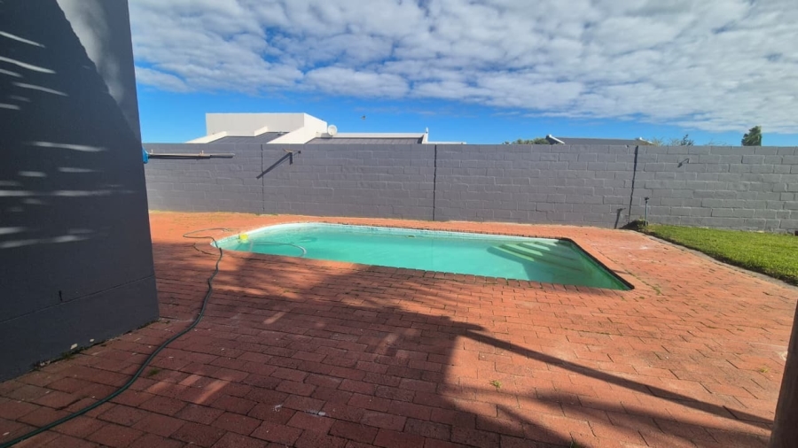 To Let 3 Bedroom Property for Rent in Myburgh Park Western Cape